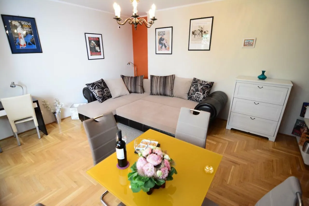 Apartamento Downtown Garden Isle In Urban Style-Free Parking Budapest